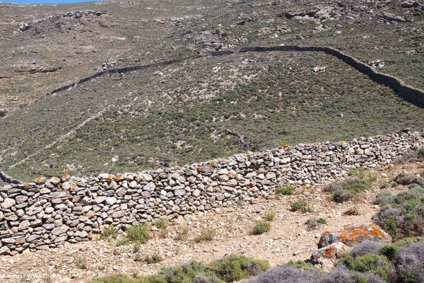 Τα μονοπάτια της πέτρας στο νησί-οι ξερολιθιές