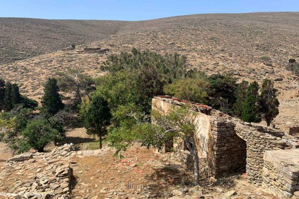 Ερείπια κοιτώνα εργαζόμενου φύλακα