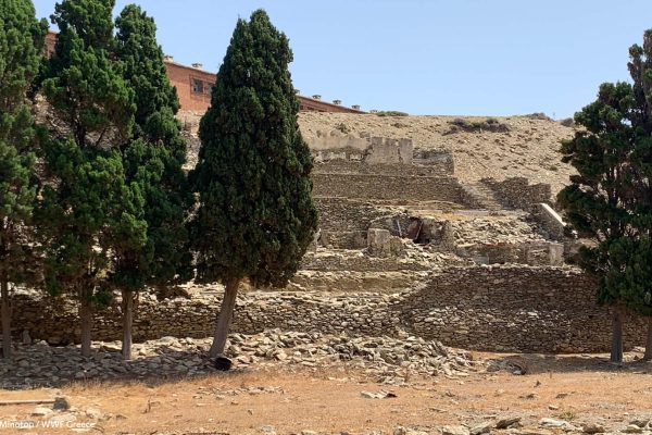 Αλσύλλιο φυλακών και ερείπια καταυλισμού