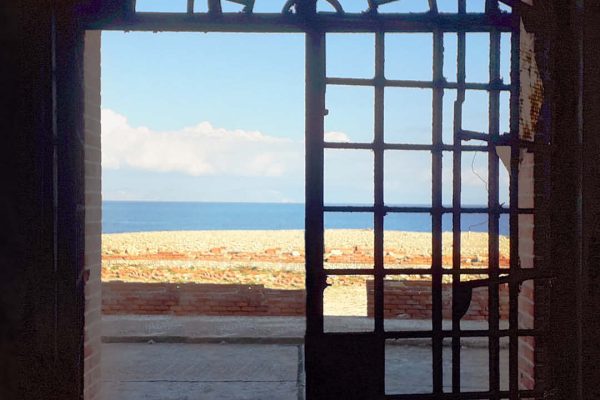 Η κύρια πύλη εκ των έσω