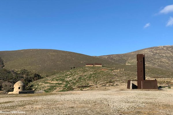 Ανθρωπογενές και φυσικό τοπίο, το μνημείο, το φυλάκιο και οι δεξαμενές