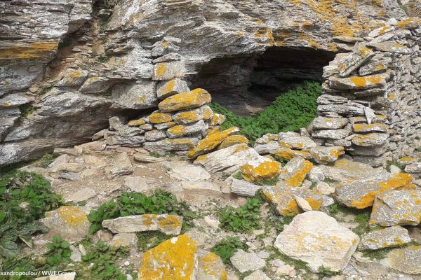 Σπηλιές και φυσικά καταφύγια