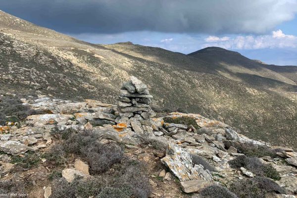 "Κούκος" ως σηματοδότηση  και θέα προς την κορυφή