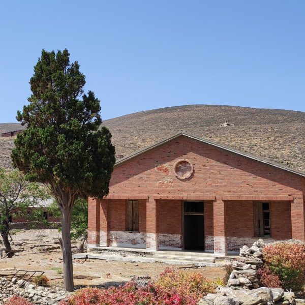 Το κτίριο του νοσοκομείου στέκεται ακόμα στον 4ο ανατολικό όρμο