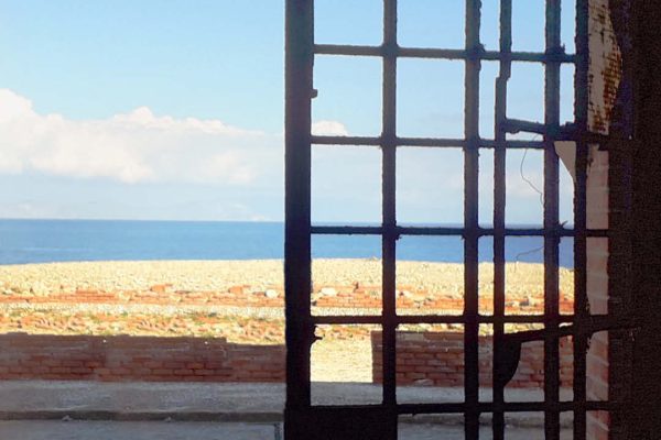 Βιβλιοθήκη Φυλακή Έσω-36