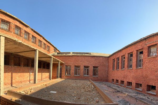 Βιβλιοθήκη Φυλακή Εσωτερικό προαύλιο